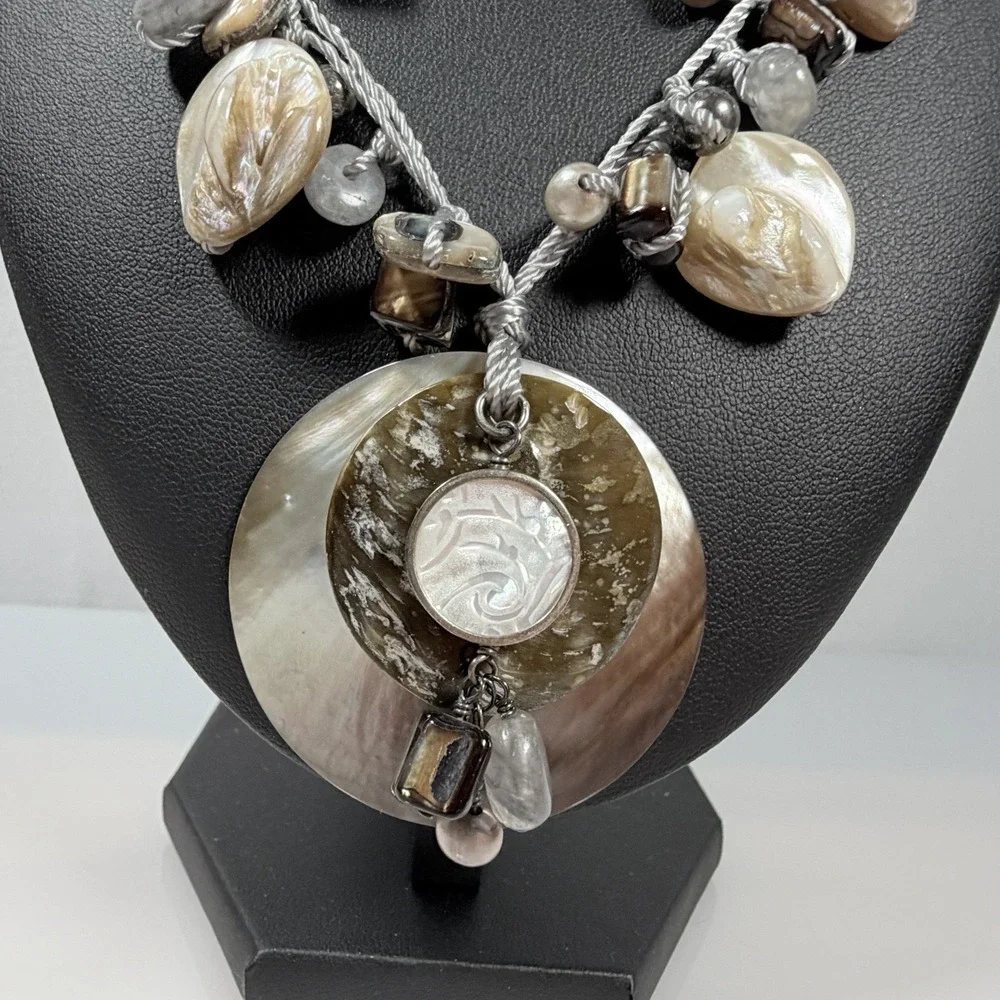Silpada Necklace Boardwalk Sterling Silver Mother of Pearl Quartz Shell N2098
